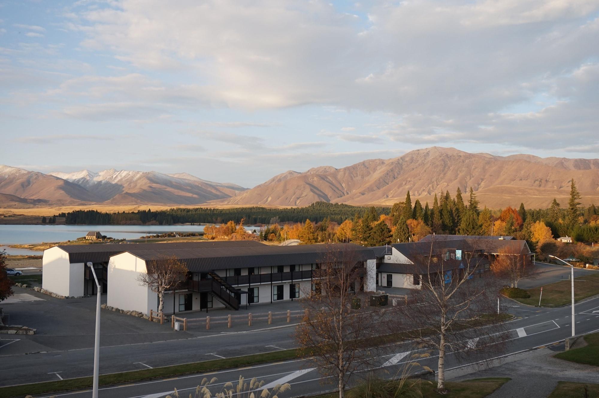 The Godley Hotel Лейк Текапо Екстериор снимка